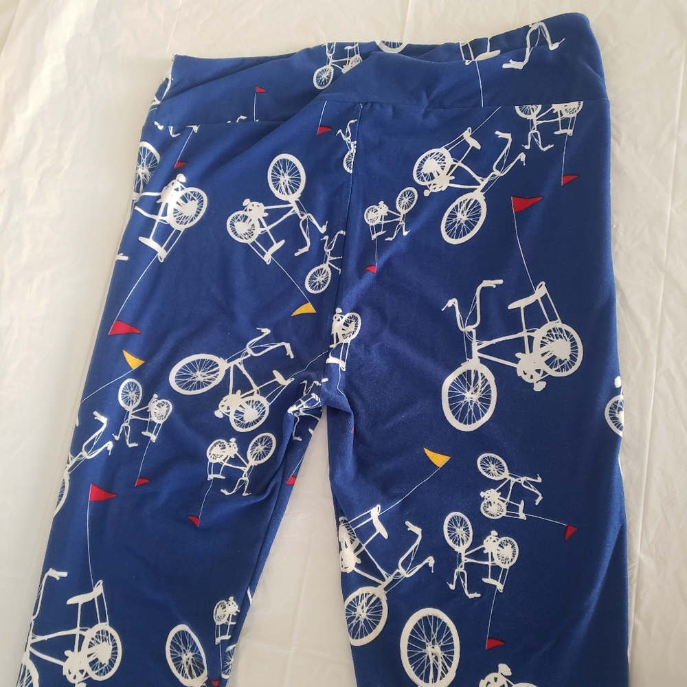 ⭐ Womens Blue Bicycle Leggings Size Tall & Curvy Lularoe
